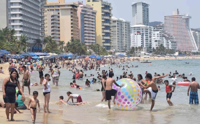 playas-acapulco-lucieron-llenas-javier_0_50_2250_1400