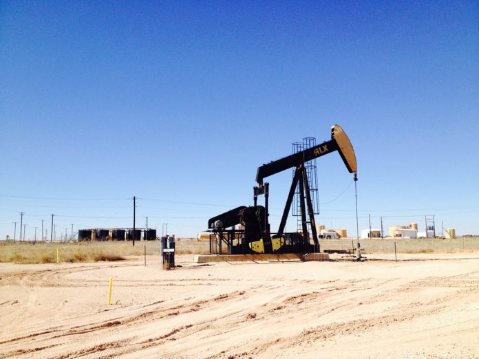 Fracking-oil-digging-