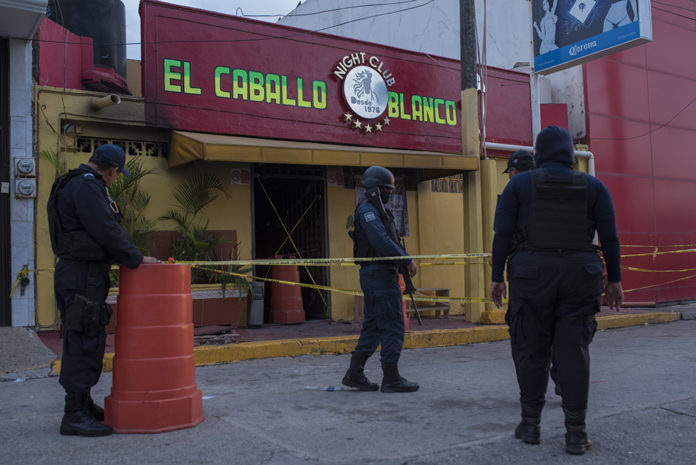 LOpez-pide-a-FGR-investigar-ataque-en-Coatzacoalcos-van-26-muertos