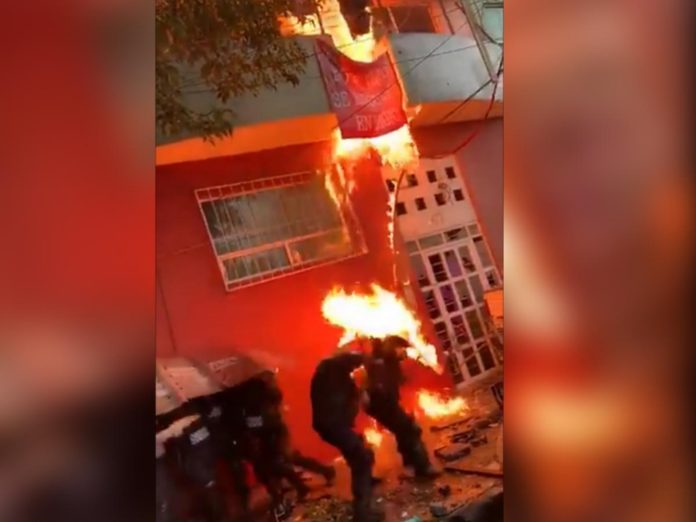 Policías