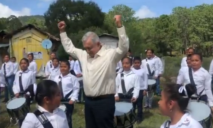 AMLO-niños