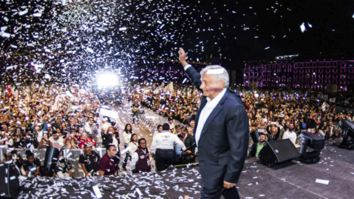 AMLO reitera llamado para escuchar su informe