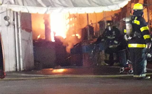 Se registra incendio en Central de Abastos