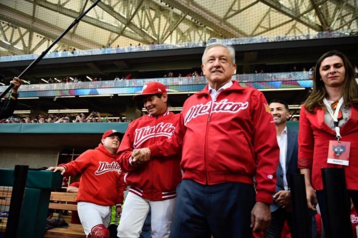 AMLO-béisbol