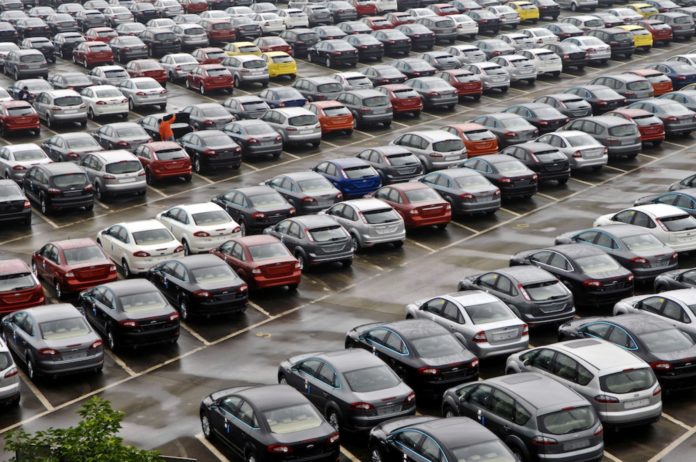 Cae venta de autos en noviembre