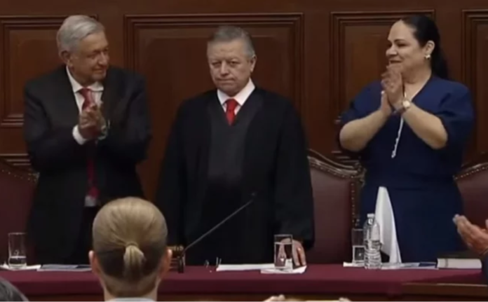 AMLO califica como inédito informe de Zaldívar de la SCJN
