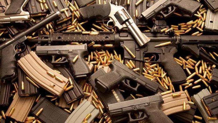 Ebrard pide a EU frenar el tráfico de armas