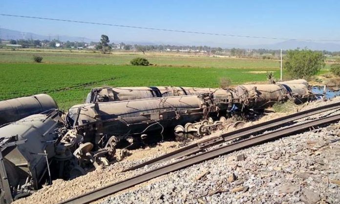 Se descarrila tren con combustóleo en Hidalgo