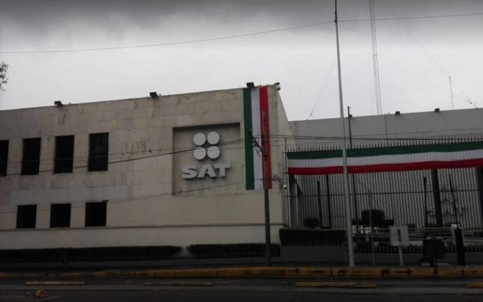 Renuncian tres funcionarios del SAT tras llegada de Raquel Buenrostro