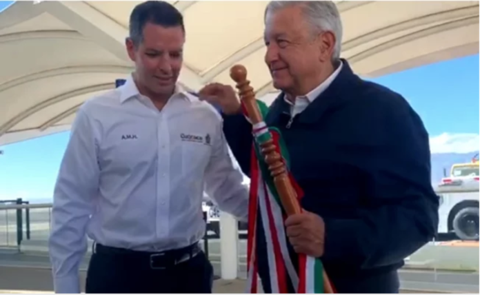 Murat presume que participará en rifa del avión presidencial