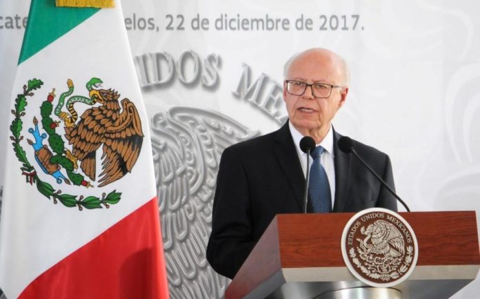 Narro asegura que es imposible garantizar servicios de salud para todos los mexicanos