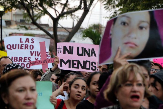 Feminicidios Feminicidios