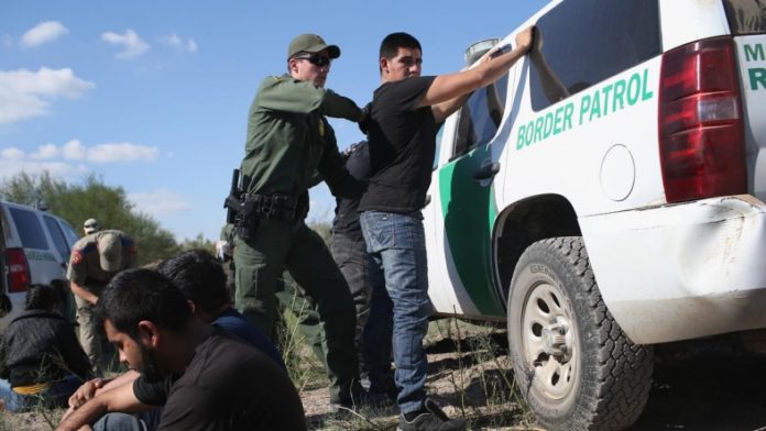 Trump enviará agentes para atrapar a indocumentados en ciudades santuario