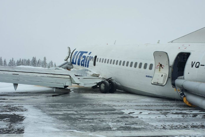 Aterriza de emergencia avión de pasajeros en Rusia