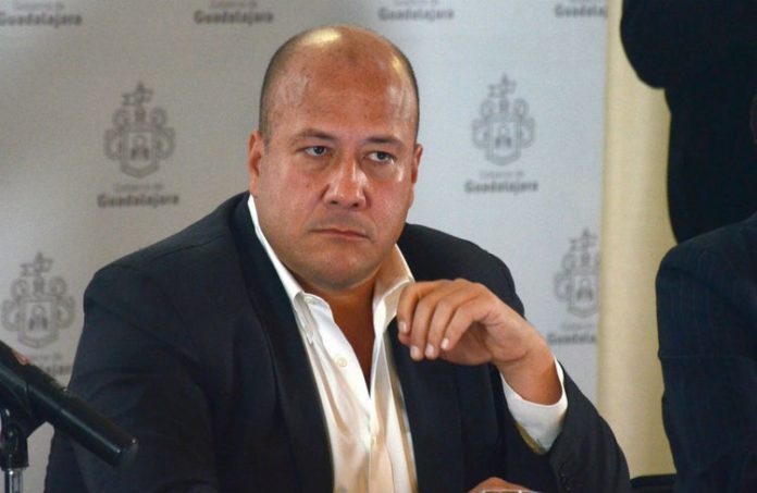 Alfaro califica como “ataque directo” convenio que busca Insabi en Jalisco