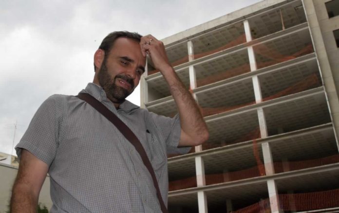 Twitter bloquean cuenta de Arne Aus den Ruthen, crítico de Obrador
