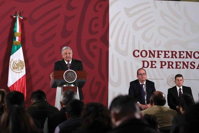 Pese al coronavirus, AMLO no cancelará las mañaneras, pero restringe acceso