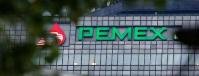 Fitch recortan nota crediticia de Pemex