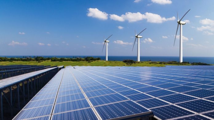 CRE aprueba aumentar tarifas eléctricas a empresas de energías limpias