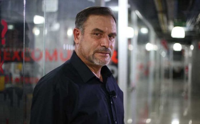 Adrián LeBar+on denuncia intimidación criminal Adrián LeBar+on denuncia intimidación criminal