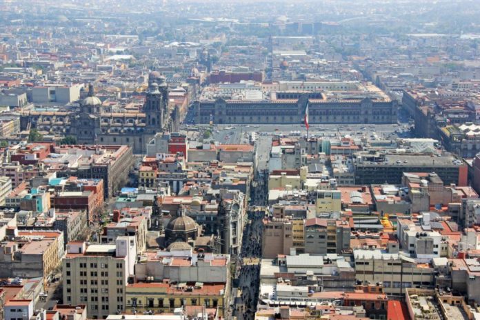 Edificio en Centro Histórico sufre daños tras sismo Edificio en Centro Histórico sufre daños tras sismo