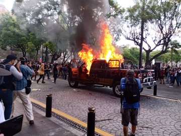 Se registran disturbios en Guadalajara tras asesinato de Giovanni López