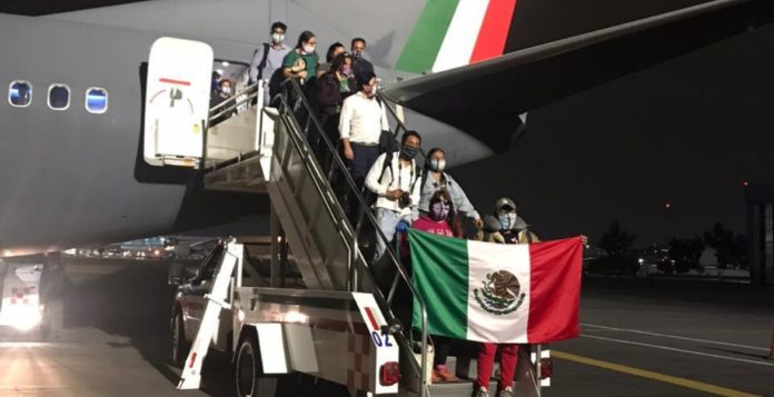 Mexicanos llegan a territorio nacional