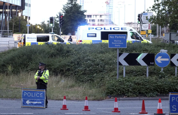 Sujeto apuñala a tres personas en parque de Reading, Reino Unido