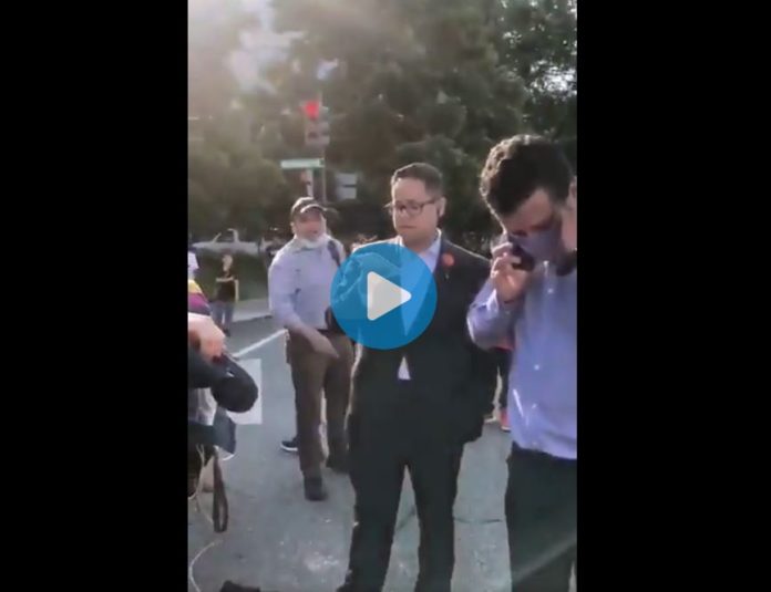 Simpatizantes de AMLO agreden a periodista(1) Simpatizantes de AMLO agreden a periodista