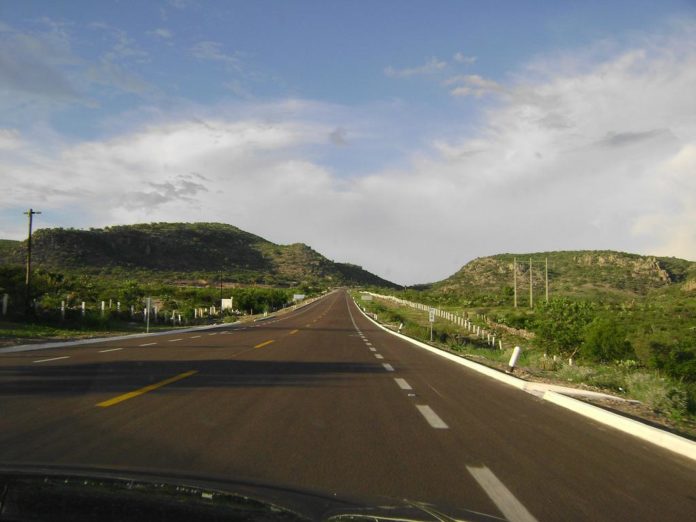 Anuncian a empresa ganadora de licitación para un proyecto carretero en Ags
