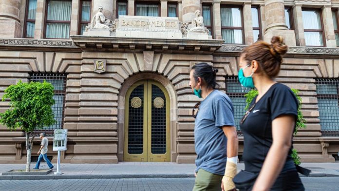 Asimismo, el Inegi dio a conocer las expectativas económicas y el índice de confianza para los próximos meses dadas por el sector empresarial nacional