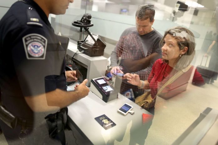 Nueva York acusa a Trump de abuso de poder por vetar acceso al