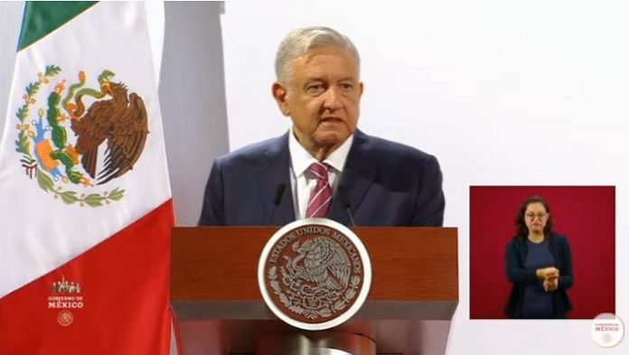 Se victimiza AMLO, insiste en ser el presidente más insultado del siglo
