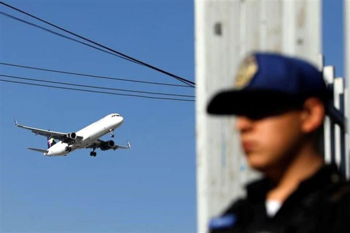 EE.UU. emite alerta para no viajar a México debido a COVID-19 y delincuencia