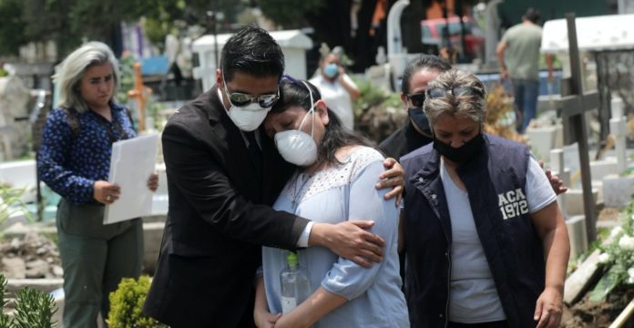 PAN y PRI exigen suspender megaobras para ocupar recursos contra COVID-19