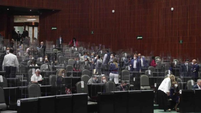 Tres diputados se contagian de COVID Tres diputados se contagian de COVID