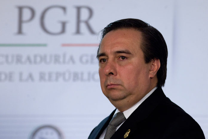 Juez gira orden de aprehensión en contra de Tomás Zerón por tres cargos