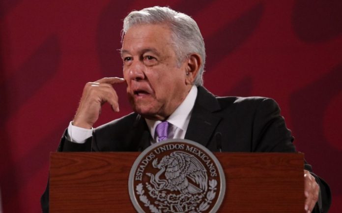 AMLO dice que no esta detrás del INE