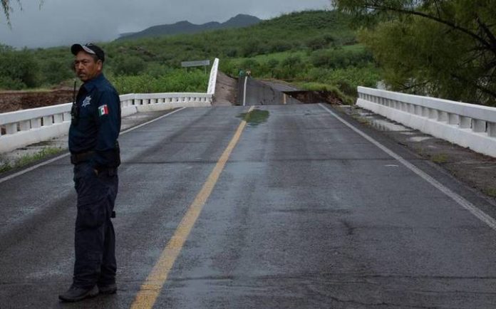 Colapsan tres puentes en Durango debido a las lluvias