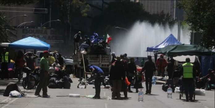FRENA choca con simpatizantes de AMLO FRENA choca con simpatizantes de AMLO