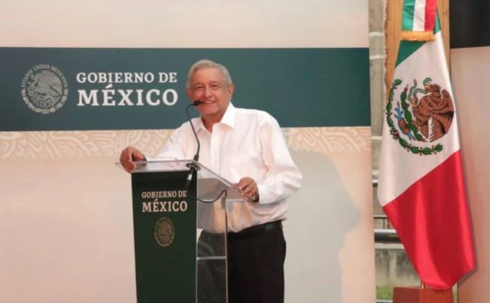AMLO responde a manifestantes AMLO responde a manifestantes