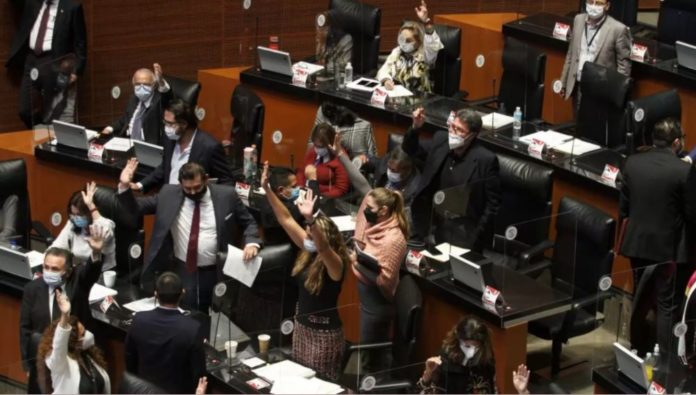 Senado limita facultades del SAT Senado limita facultades del SAT