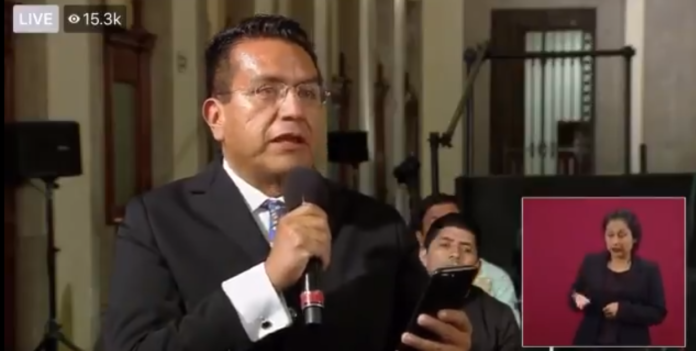 Reportero se lanza contra senadora Reportero se lanza contra senadora