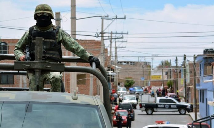 Juez declara inconstitucional que Fuerzas Armadas participen en labores de seguridad pública