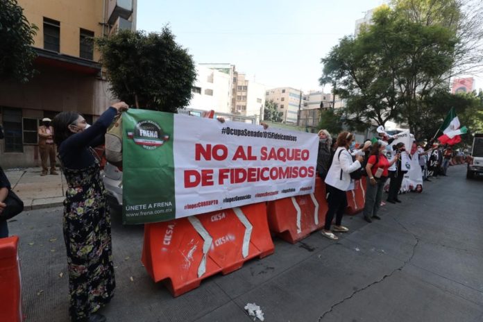 Protesta FRENA en Senado