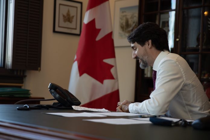 Trudeau charla con Biden Trudeau charla con Biden