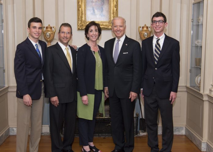 Jacobson se une al equipo de Biden Jacobson se une al equipo de Biden
