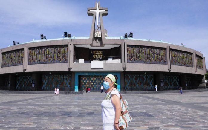 Basílica y el acceso el 12 de diciembre Basílica y el acceso el 12 de diciembre