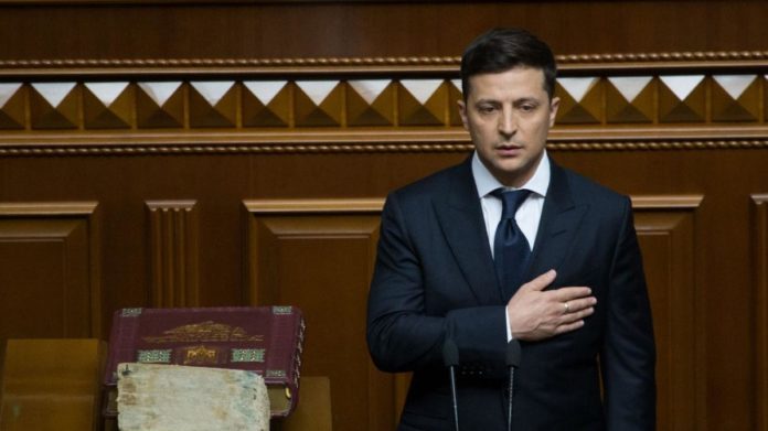 Hospitalizan al presidente de Ucrania tras dar positivo a prueba de COVID-19