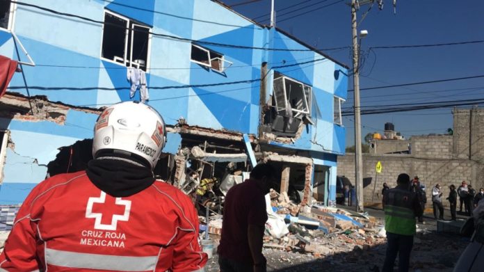 Se registra explosión en restaurante de Azcapotzalco